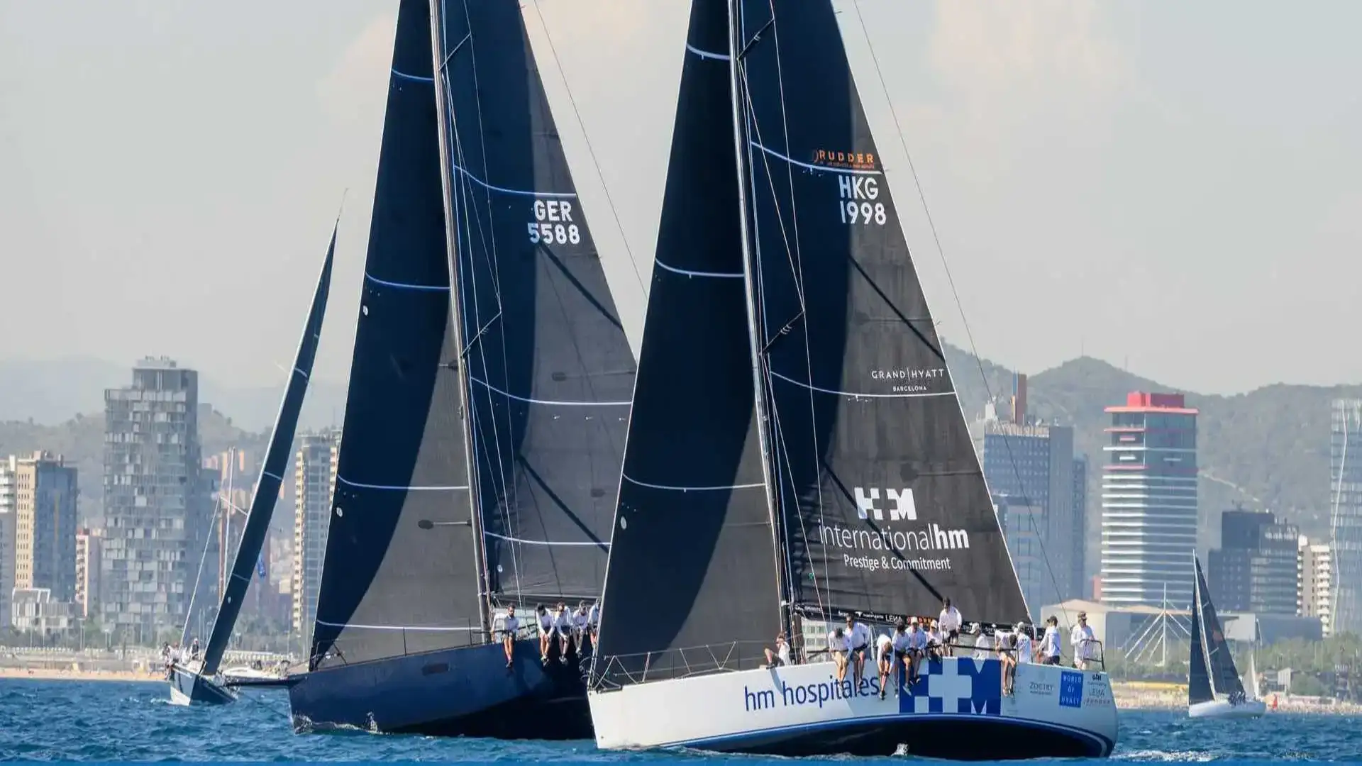 Le Godo commence avec l'accélérateur en profondeur, péninsule le meilleur J80 en Andalousie