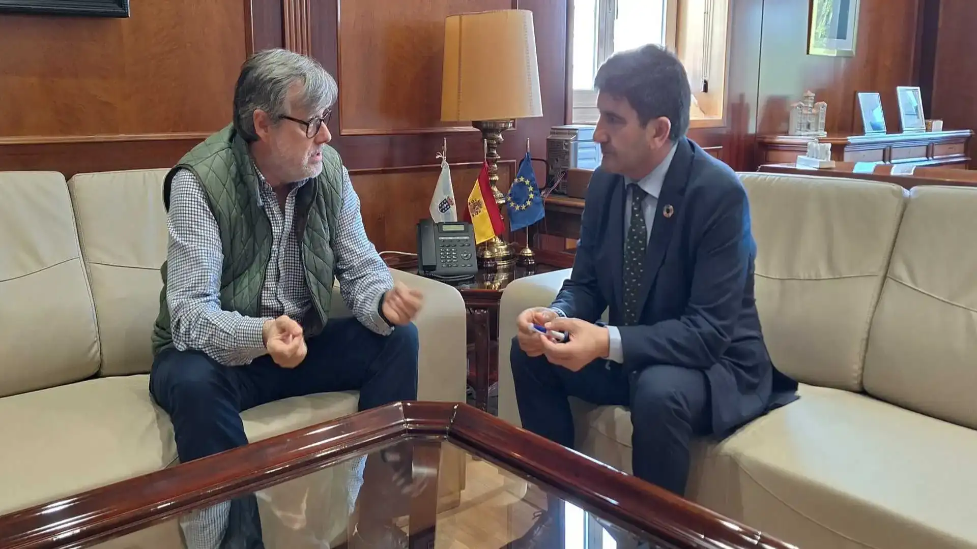 Réunion du Président d ' Asnauga avec le délégué du Gouvernement