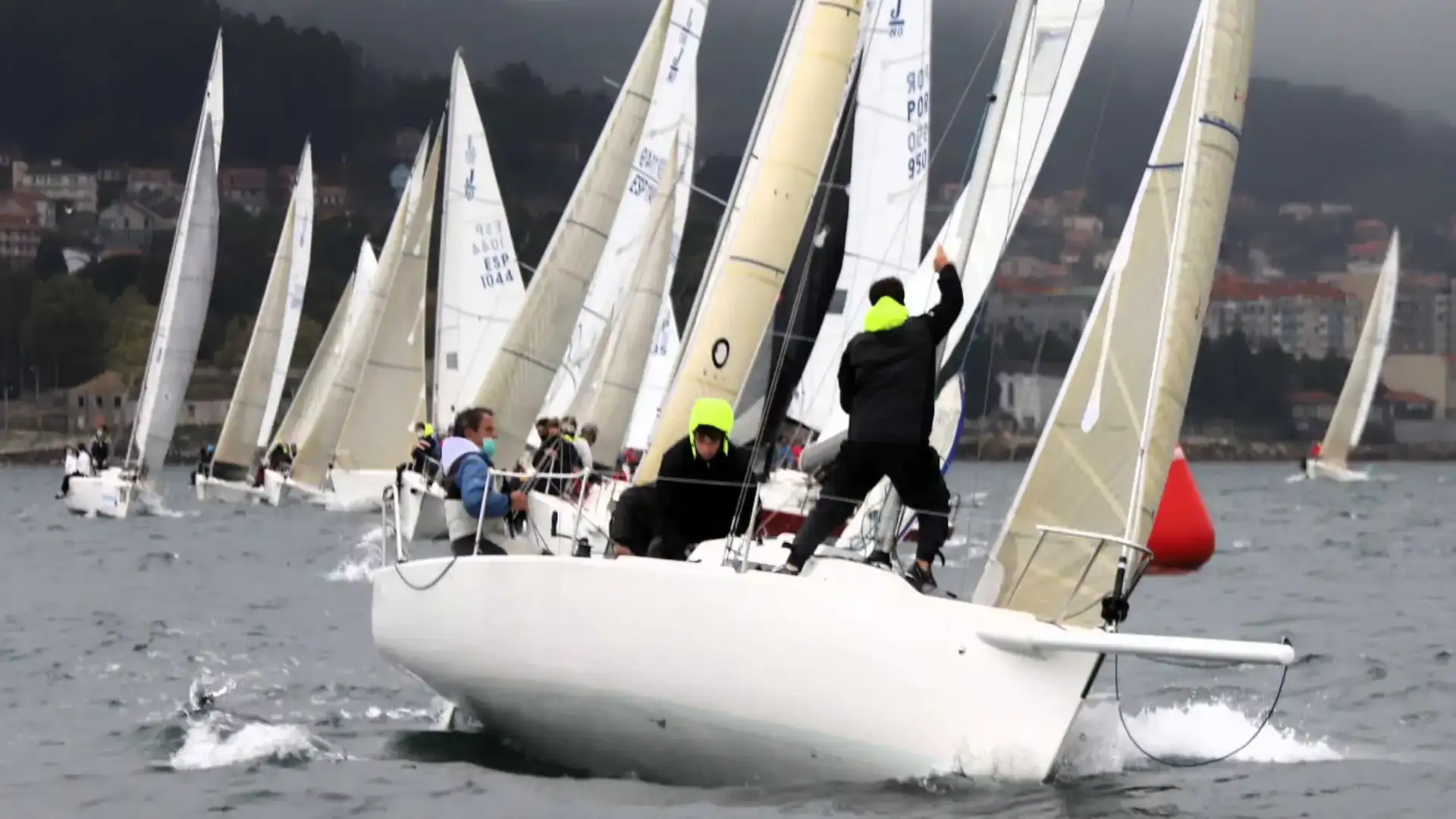 Con el Campeonato Ibérico de J80 se pone en marcha la Semana Abanca en la ría viguesa