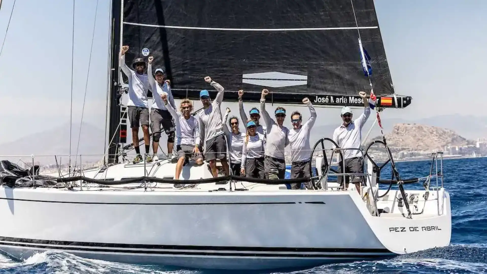 Avril poisson gagne parmi ceux de grande longueur dans le Tcovered d'Alicante