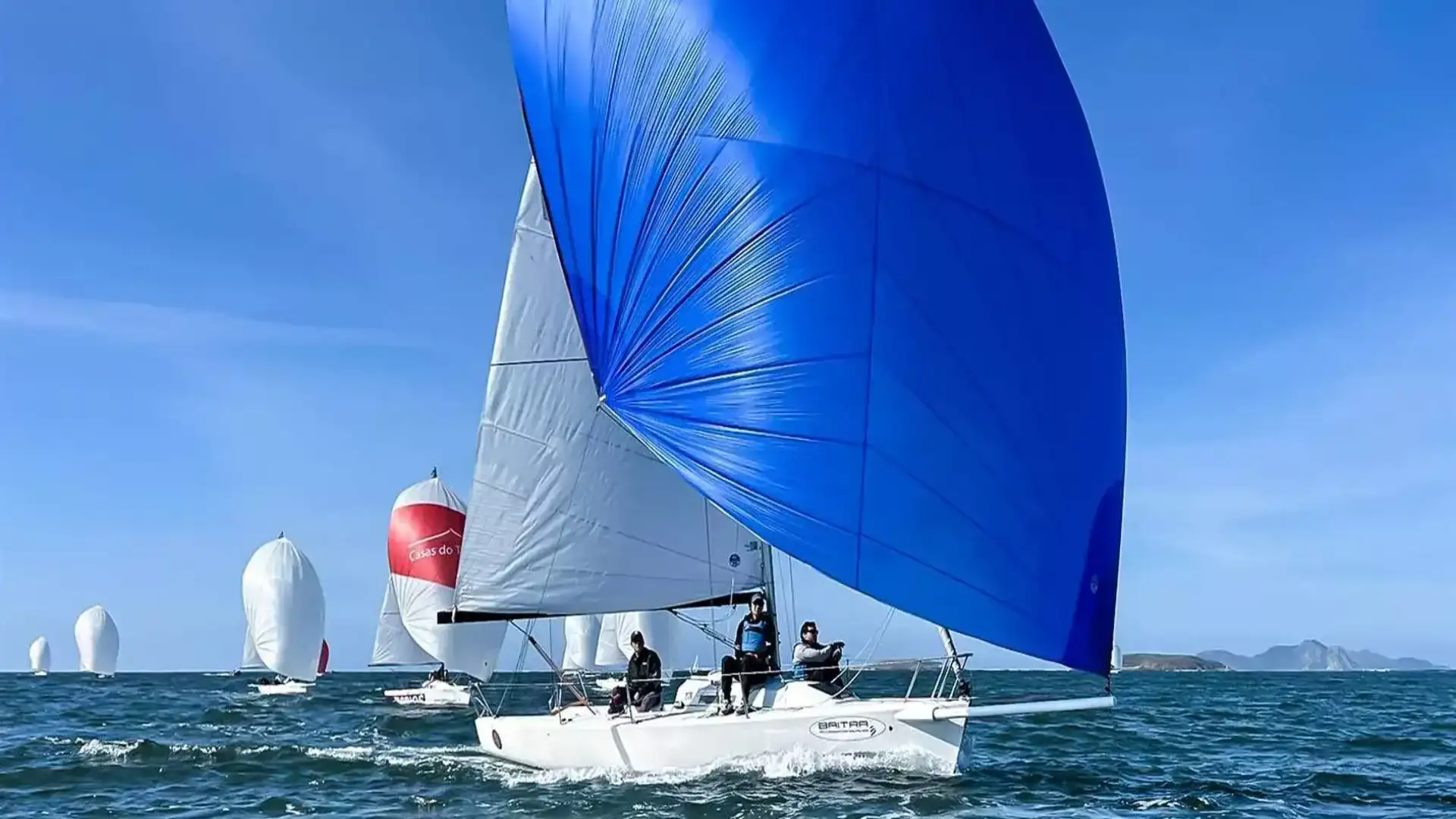 J80 Ligue de danse à Baiona commence au taux fado