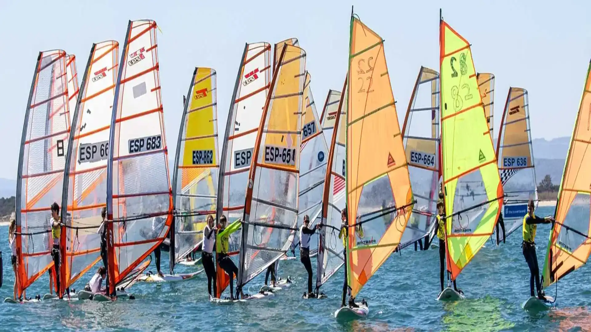 A frota de windsurf top é citada em águas valencianas