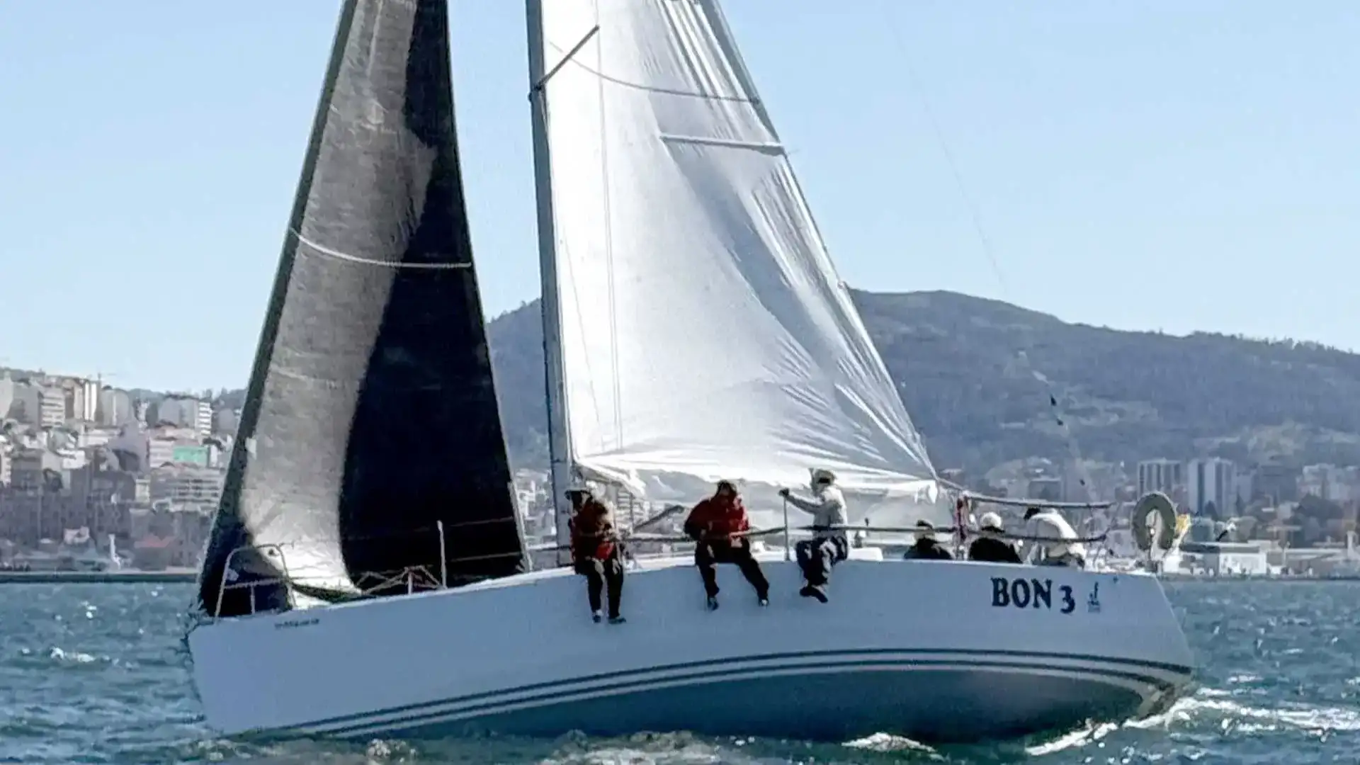 Bon3 brilla en el penúltimo acto de la Cíes-Rande en Vigo